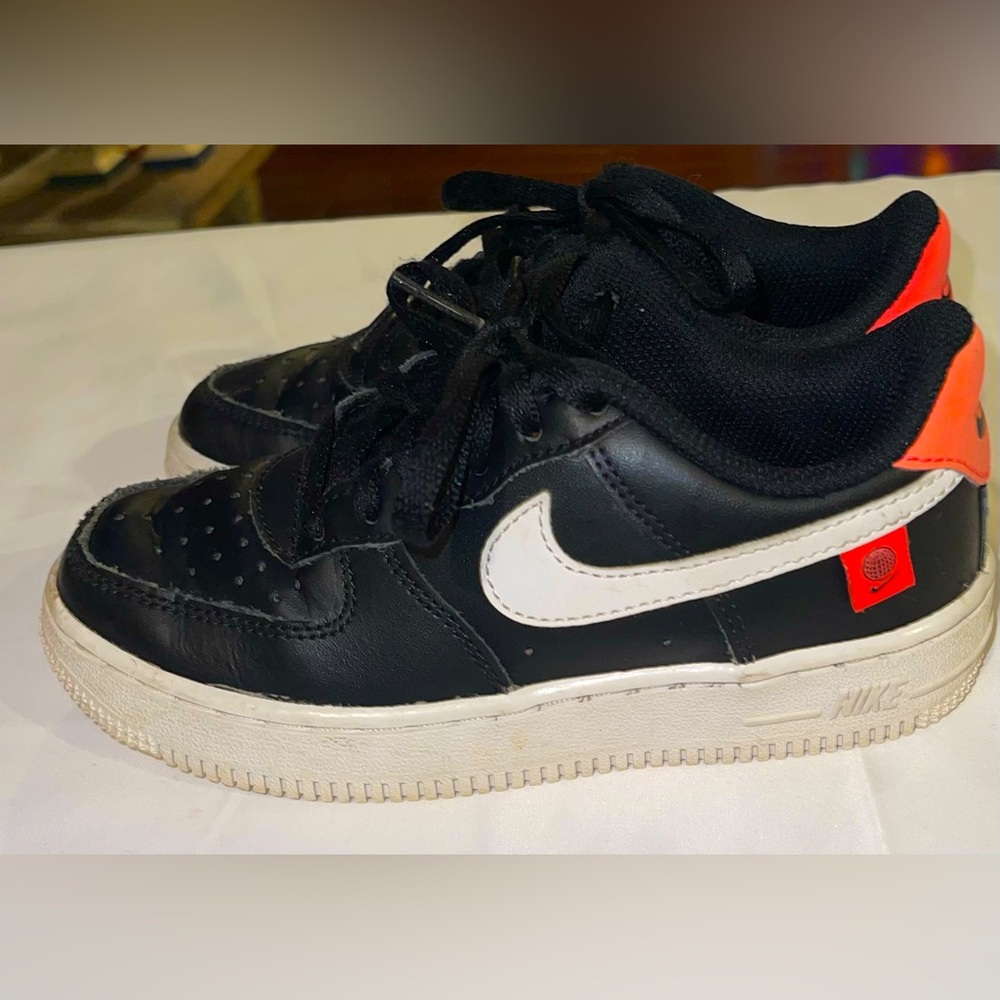 Nike girls 12C shoe black pink